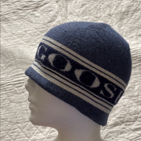 Canada Goose Wool Beanie - Picture 3 of 13